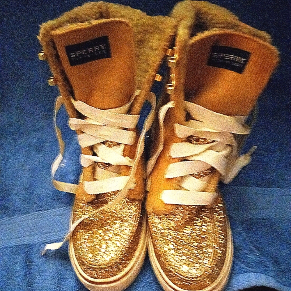 Sperry boots for females